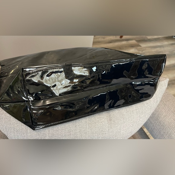 Jimmy Choo Parfums Black Patent XL Tote Bag - Picture 10 of 14